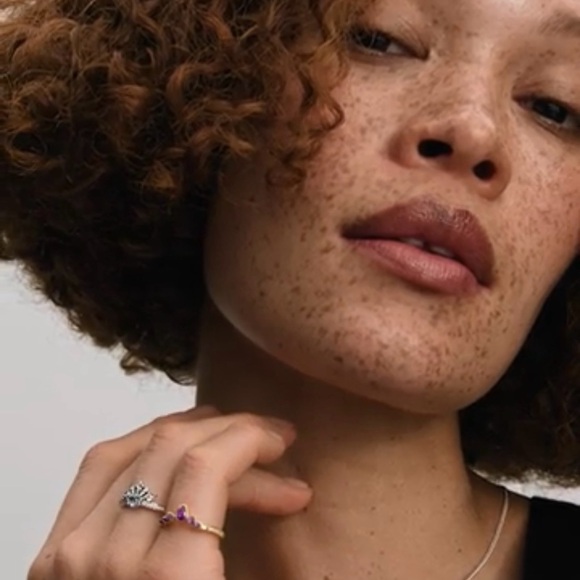 Disney Frozen Queen Anna Tiara Ring from Pandora
14k gold plating size 7 - Picture 11 of 13